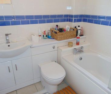 1 bedroom in a house share to rent - Photo 6