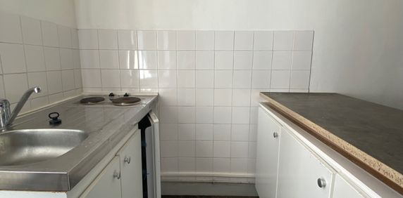Location Appartement 1 pièce 27m² SAUMUR 49400 - Photo 2
