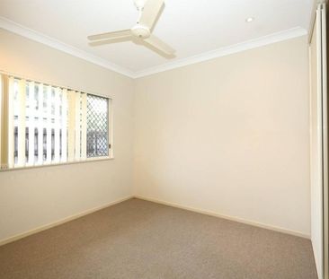 Large Three Bedroom Home with Side Access - Close to Trinity Anglic... - Photo 6