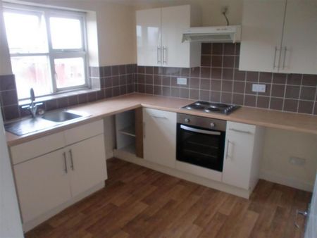 2 bedroom flat to rent - Photo 4
