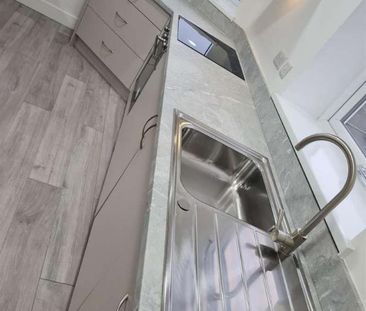 A Windmill Lane, Smethwick, B66 - Photo 5