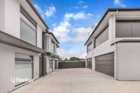 1/10 Loral Street, Modbury SA, Belconnen - Photo 2