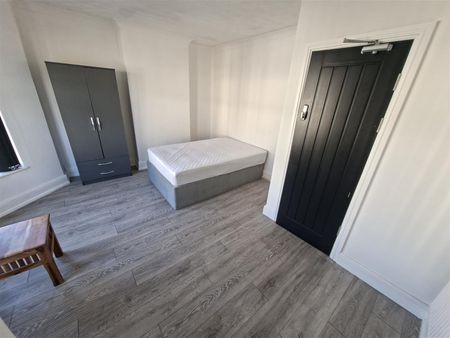 Malefant Street, Cardiff - Photo 3