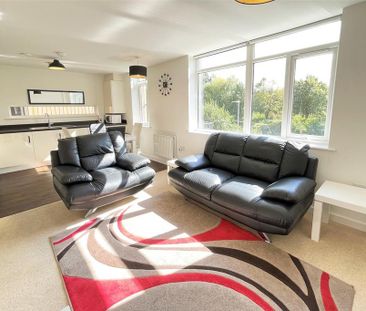 2 bedroom ground floor flat to rent - Photo 1