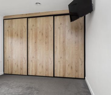 The Perfect 3 Bedroom home with a Garage to Impress - Photo 2