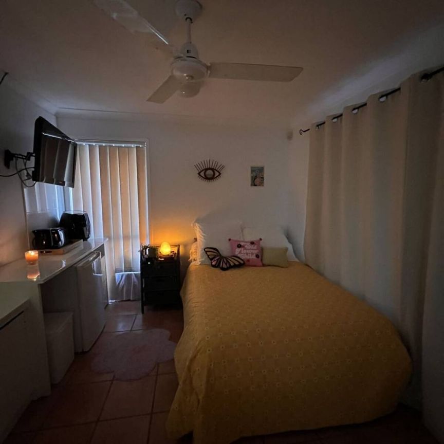Quiet Studio for Lease - Economical Living - Photo 1