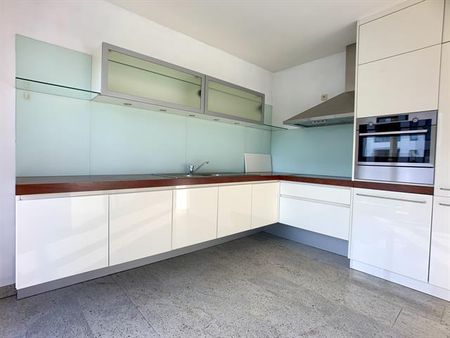Instapklaar appartement gelegen in centrum Zutendaal met terras en garage - Photo 3