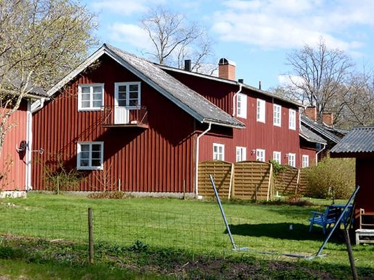 Mysig tvåa med snedtak och balkong - Foto 1