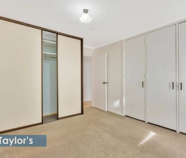 4 BEDROOM FAMILY HOME WITH JUST THE RIGHT SIZED REAR YARD! - Photo 4