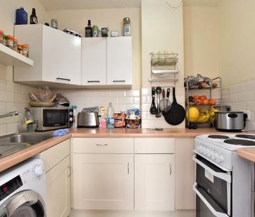 2 bedroom flat to rent - Photo 6