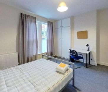 4 bedroom private hall to rent - Photo 3