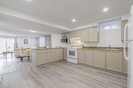 For Lease - 741 College Manor Drive Unit# Bsmt, Newmarket, Ontario - Photo 4