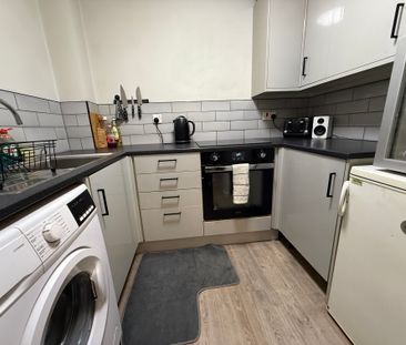 1 bedroom apartment to rent Byron Court, Hill Lane, Southampton SO15 - Photo 2