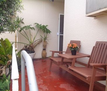 Freshly Painted Two Bedroom Family Home - Photo 6