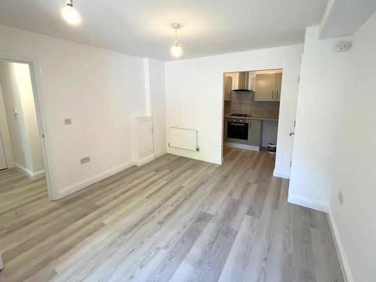 2 bedroom ground floor flat to rent - Photo 1