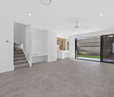 Elegance and Luxury in Everton Park - Photo 1