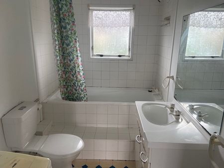 Nice and tidy great location - Photo 5