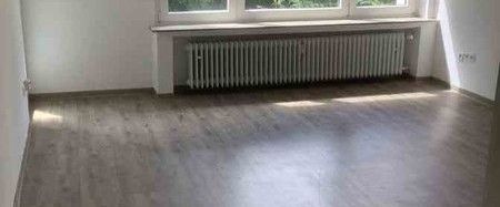 3-Zimmerwohnung mit bodengleicher Dusche und Balkon. - Foto 1