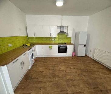 4 bedroom terraced house to rent - Photo 6