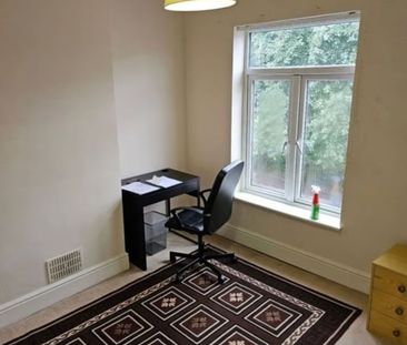 Room in a Shared House, Carnforth Street, M14 - Photo 4