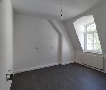 Großzügige 4-Zi.-Dachgeschoss-Wohnung - neu renoviert! - Photo 6
