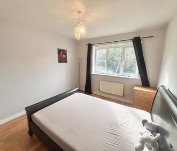 4 bedroom detached house to rent - Photo 2