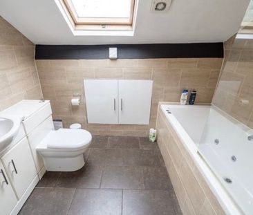 Room in a Shared House, Portland Crescent, LS1 - Photo 3