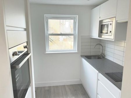 Studio to rent - Photo 3