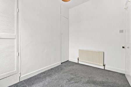 21 Alfred Street, Bangor, BT20 5DJ - Photo 2