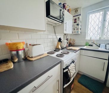 Hudson Close, Bradford - Photo 1