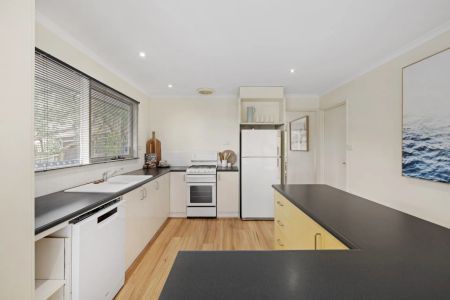 8 Allara St, Rye. - Photo 2