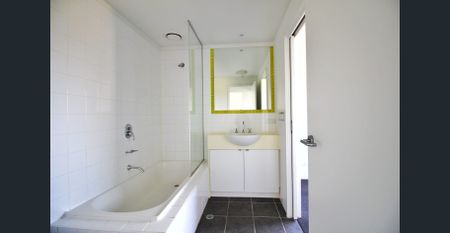 Life on the Boulevard unequalled in size, position, amenity and character - Photo 5