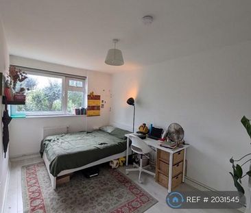 1 bedroom in a flat share to rent - Photo 5