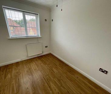 4 bedroom detached house to rent - Photo 4