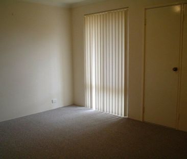 Low maintenance villa in ideal location! - Photo 3