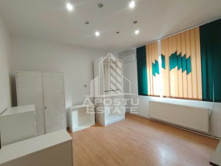 Apartament nemobilat, 3 camere, curte comuna, Zona Mehala Timisoara - Fotografie 2
