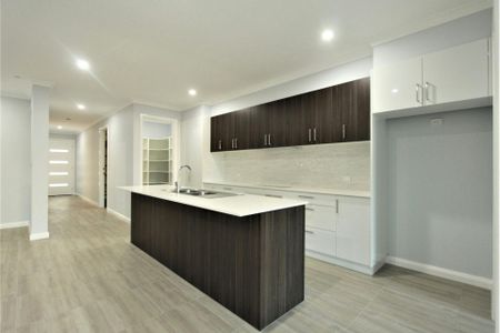 Near New 4 Bedroom Home For Lease! - Photo 2