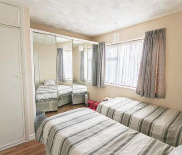 4 bedroom detached house to rent - Photo 5