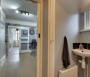 3 bedroom semi-detached house to rent - Photo 6