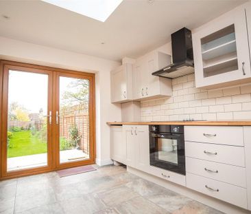 2 bedroom terraced house to rent - Photo 2