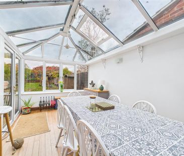 4 bedroom semi-detached house to rent - Photo 3