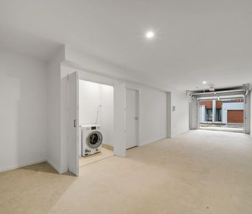 41/2 Foulkes Street, Denman Prospect ACT 2611 - Townhouse For Rent ... - Photo 3