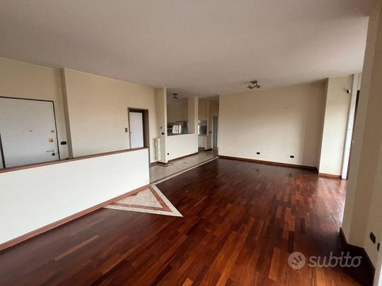 Appartamento di 210 m² con più di 5 locali a Milan - Photo 1
