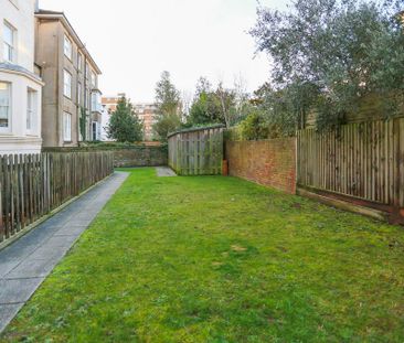 2 bedroom maisonette to rent - Photo 2