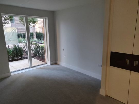 2 Bed Flat, Cottam House, SE3 - Photo 1