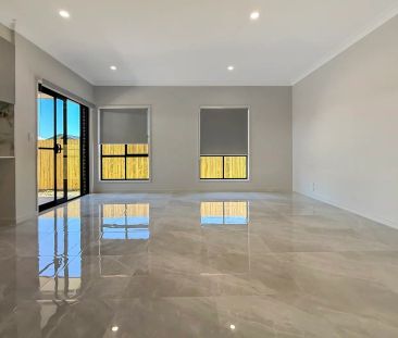 Modern Family Home In Ridgeview Estate with Comfort and Style - Photo 2