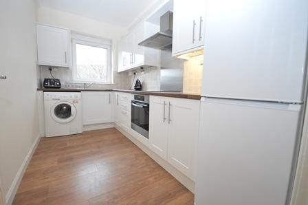 2 bedroom flat to rent - Photo 4