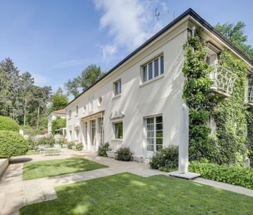 Location Maison d'architecte Garches 11 Pièces 363 m² - Photo 4