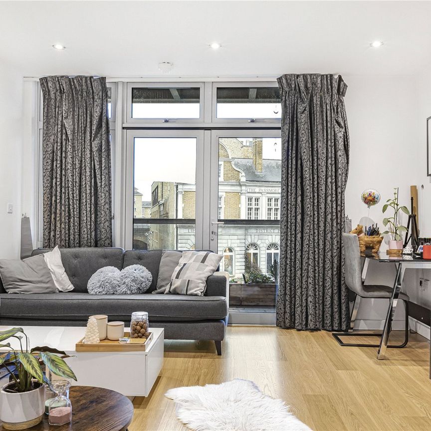 Salton Square, London, E14 7GL - Photo 1