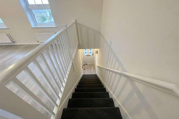 Westview Close, BN10 - Photo 1